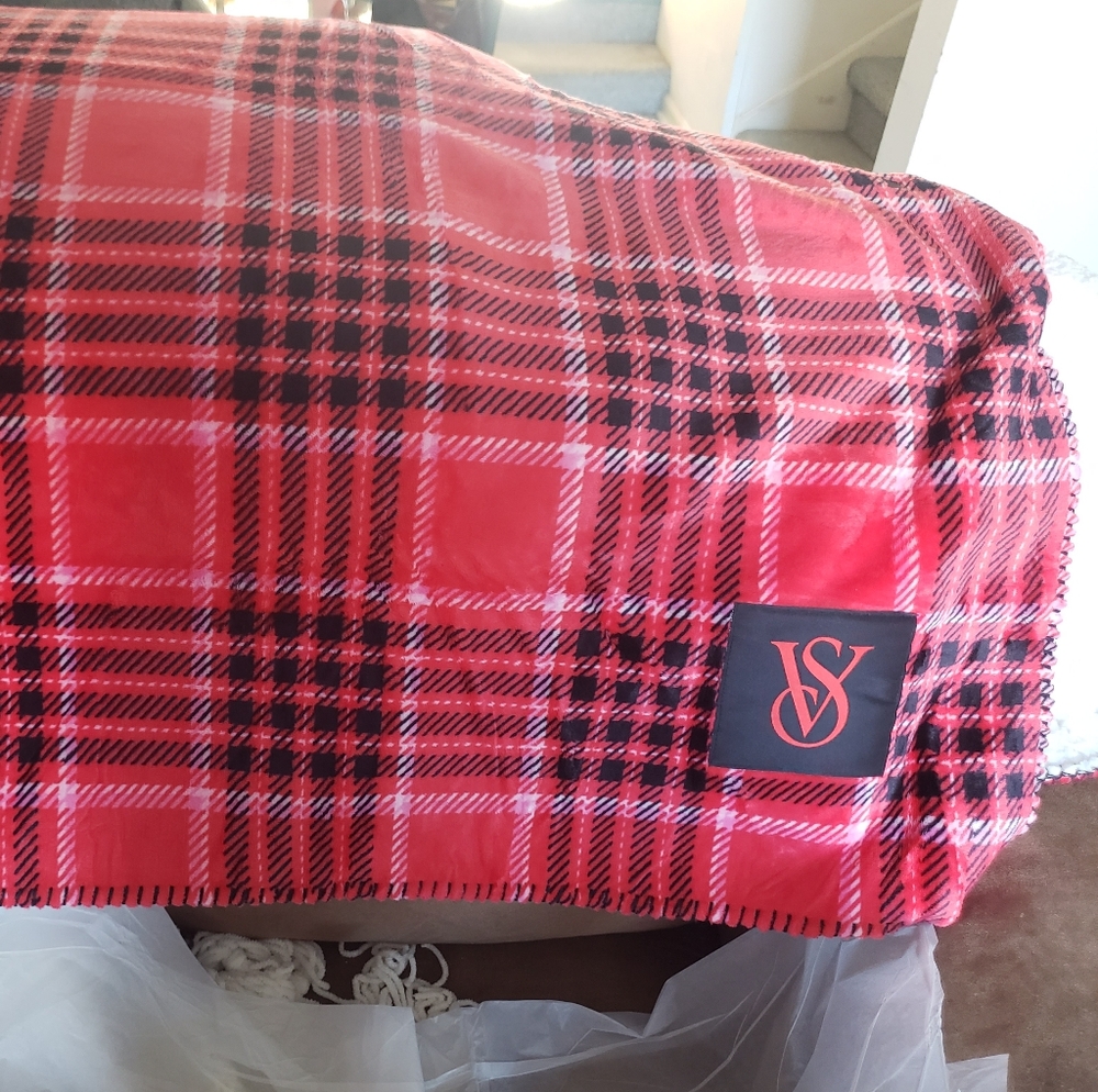 NWT Victoria's Secret throw blanket